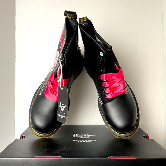 Dr. Martens 1460 Hello Kitty and Friends Boots - Picture 4 of 5
